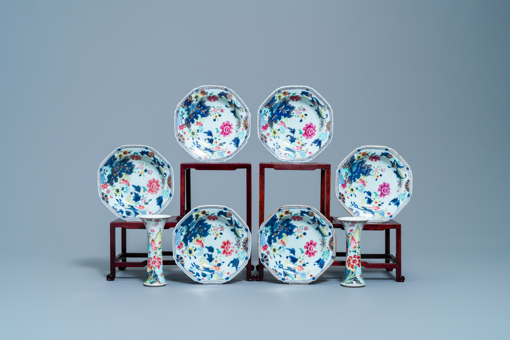 Une paire de vases et six assiettes en porcelaine de Chine famille rose &agrave; d&eacute;cor 'feuille de tabac', Qianlong