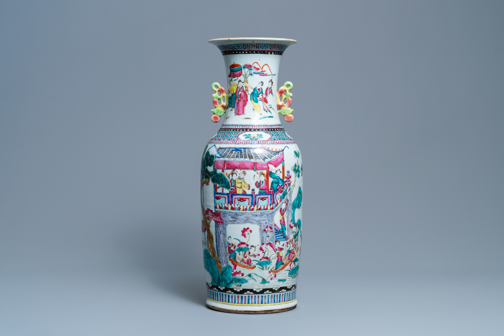 A Chinese famille rose vase with figures and antiquities, 19th C.