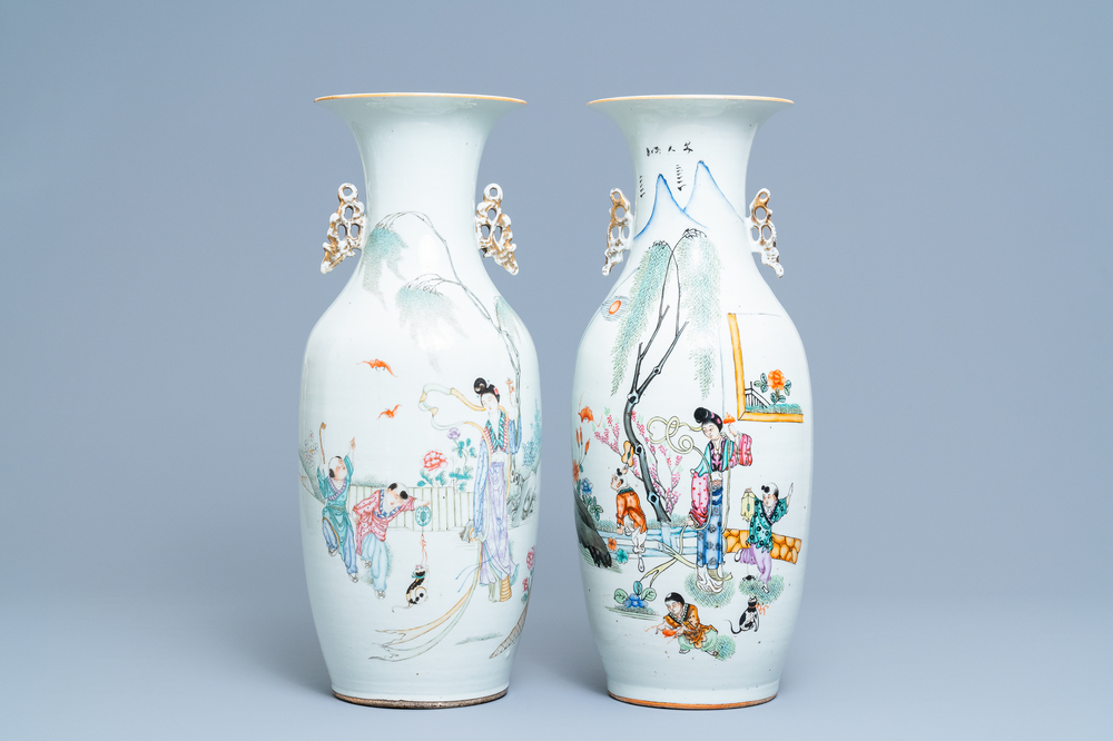 Deux vases en porcelaine de Chine famille rose, 19/20&egrave;me