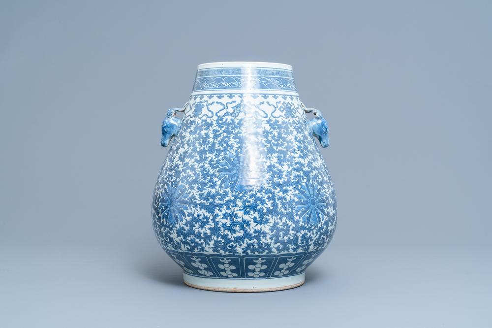 A Chinese blue and white 'hu' vase with lotus scrolls, 19th C.