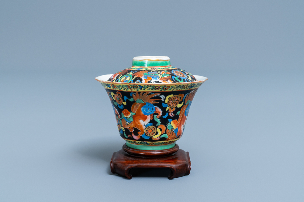 A Chinese Thai market Bencharong bowl and cover, 19th C.