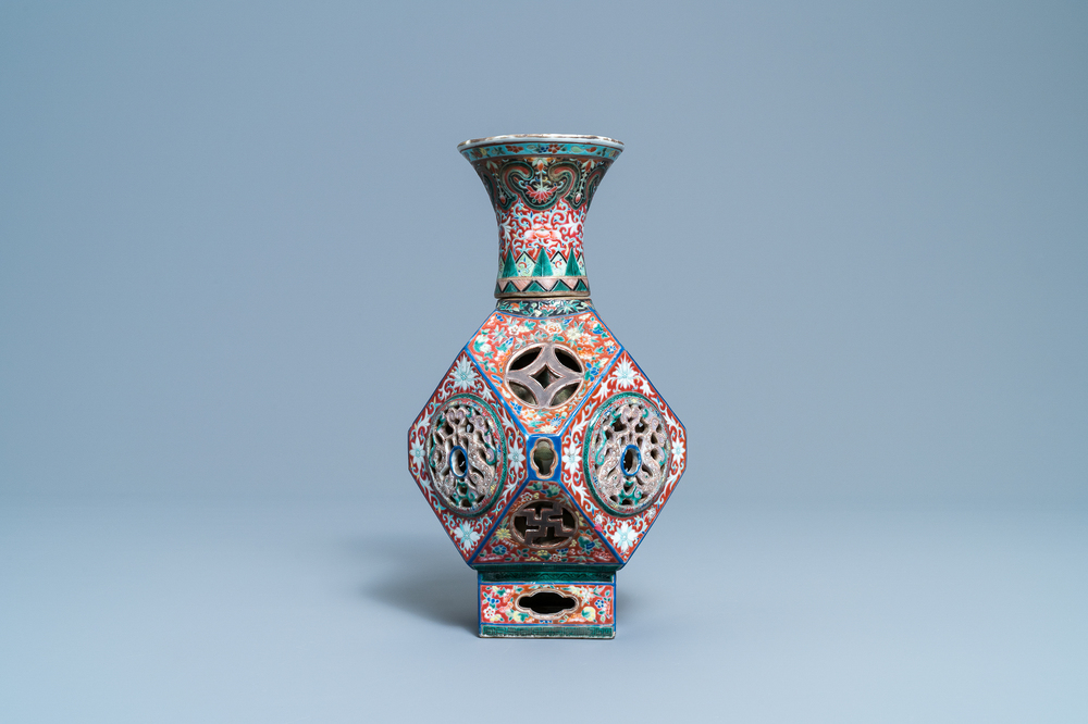 A rare Chinese reticulated famille rose revolving vase, 19/20th C.