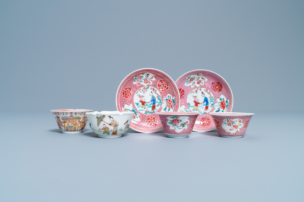 Een Chinese famille rose VOC-kop, een Pronk-kop en twee koppen en schotels, Yongzheng/Qianlong