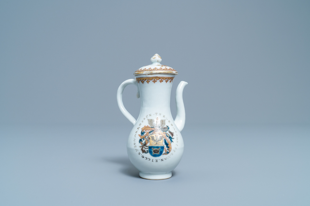Une chocolati&egrave;re armori&eacute;e en porcelaine de Chine aux armes de van Rheden, Qianlong