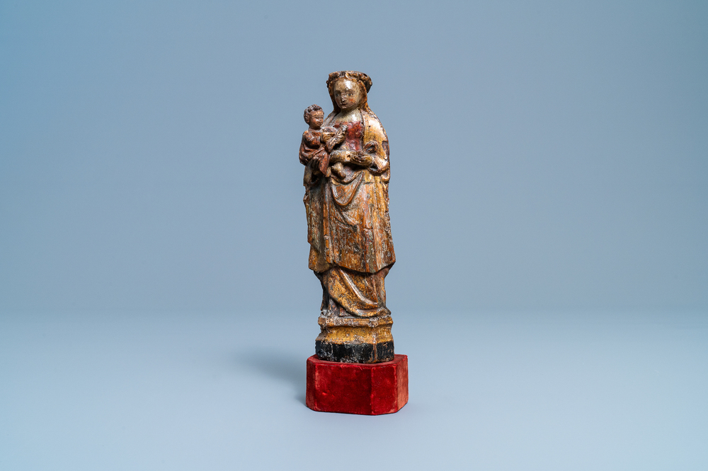 Une 'poup&eacute;e de Malines' en bois sculpt&eacute; et polychrom&eacute;, Malines, 16&egrave;me