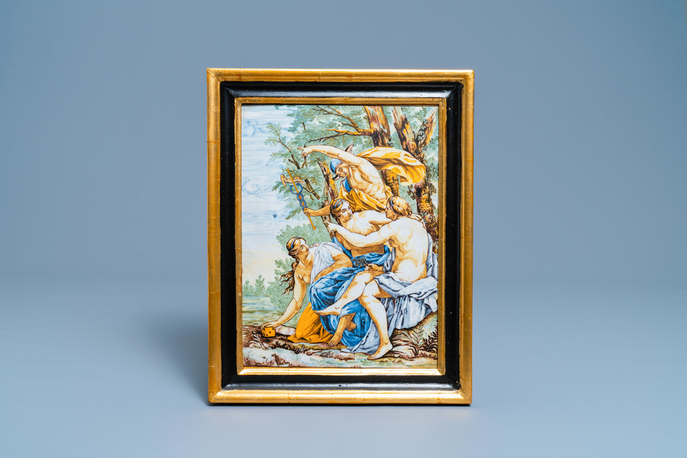 Une plaque en majolique italienne &agrave; d&eacute;cor mythologique, Castelli, 18&egrave;me