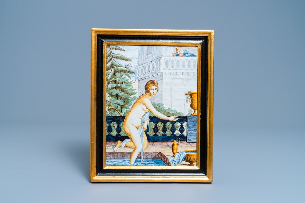 Une plaque en majolique italienne &agrave; d&eacute;cor de 'Suzanne et les Vieillards', Castelli, 18&egrave;me