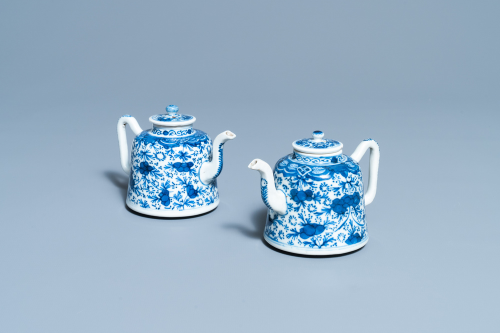 A pair of Chinese blue and white teapots and covers, Qianlong/Jiaqing