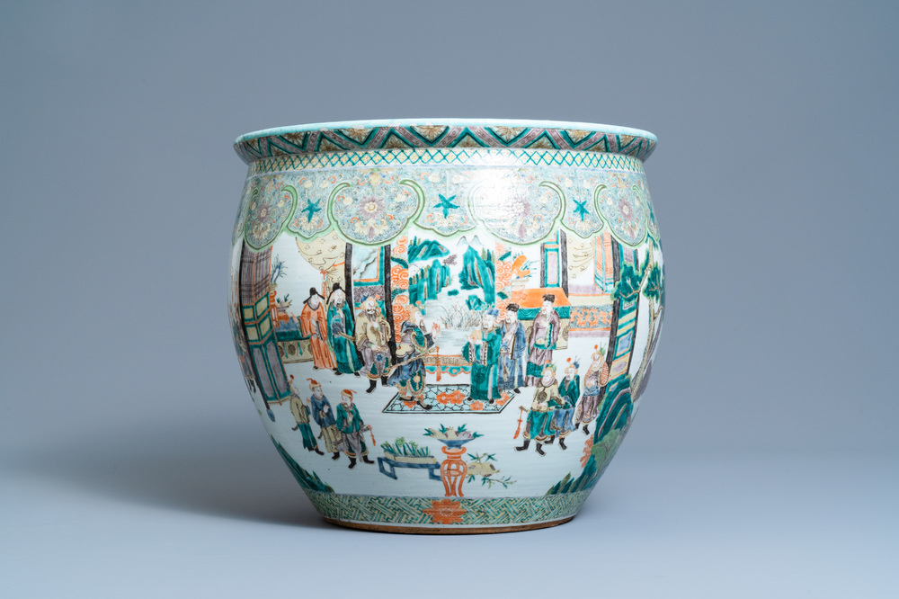 A large Chinese famille verte fish bowl, 19th C.