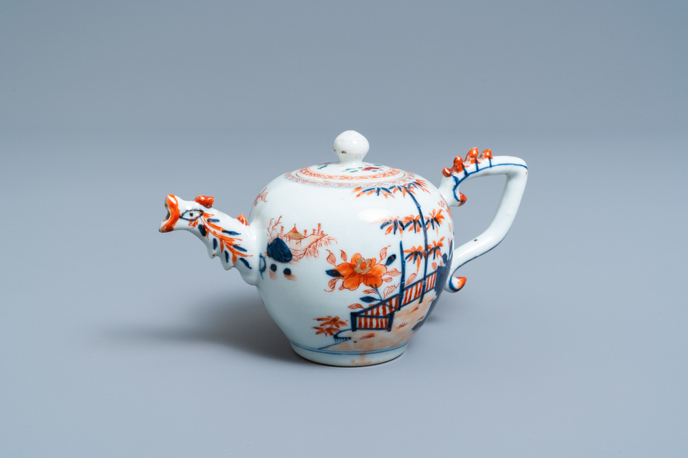 Een Chinese Imari-stijl theepot, Kangxi