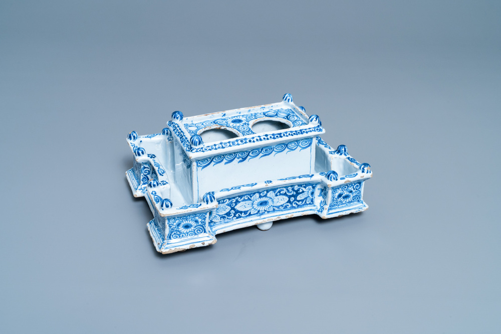 A large blue and white Delft-style inkwell, Nurnberg faience, Germany, 18th C.