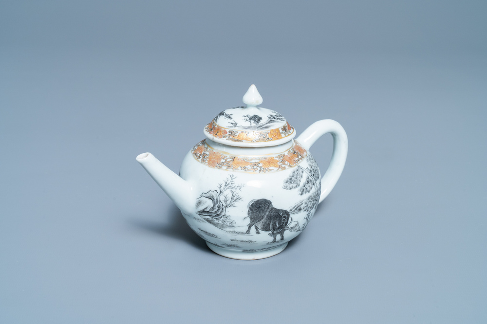 Une th&eacute;i&egrave;re couverte en porcelaine de Chine grisaille et dor&eacute;e &agrave; d&eacute;cor de buffles, Yongzheng