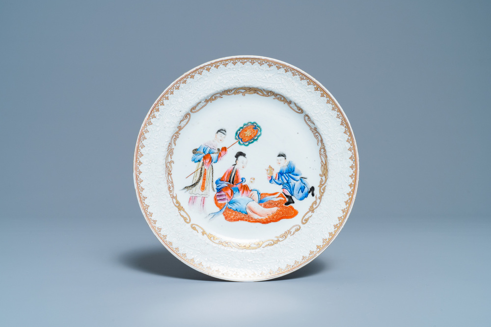 A Chinese famille rose bianco sopra bianco plate, Qianlong