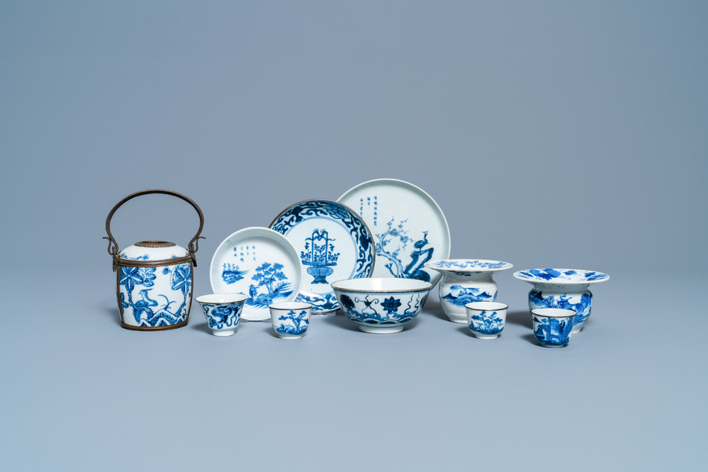 Eleven Chinese blue and white Vietnamese market 'Bleu de Hue' wares, 18/19th C.