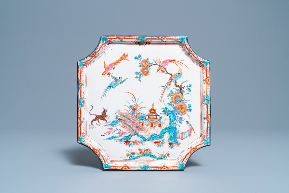 Een Delftse dor&eacute; Kakiemon-stijl plaquette, 18e eeuw