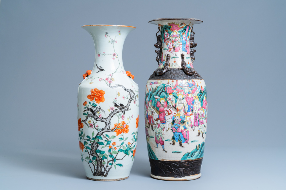 Deux vases en porcelaine de Chine famille rose, 19&egrave;me