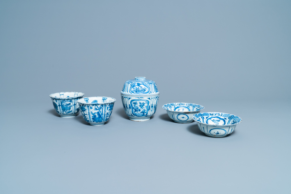 Five Chinese blue and white kraak porcelain bowls, Wanli