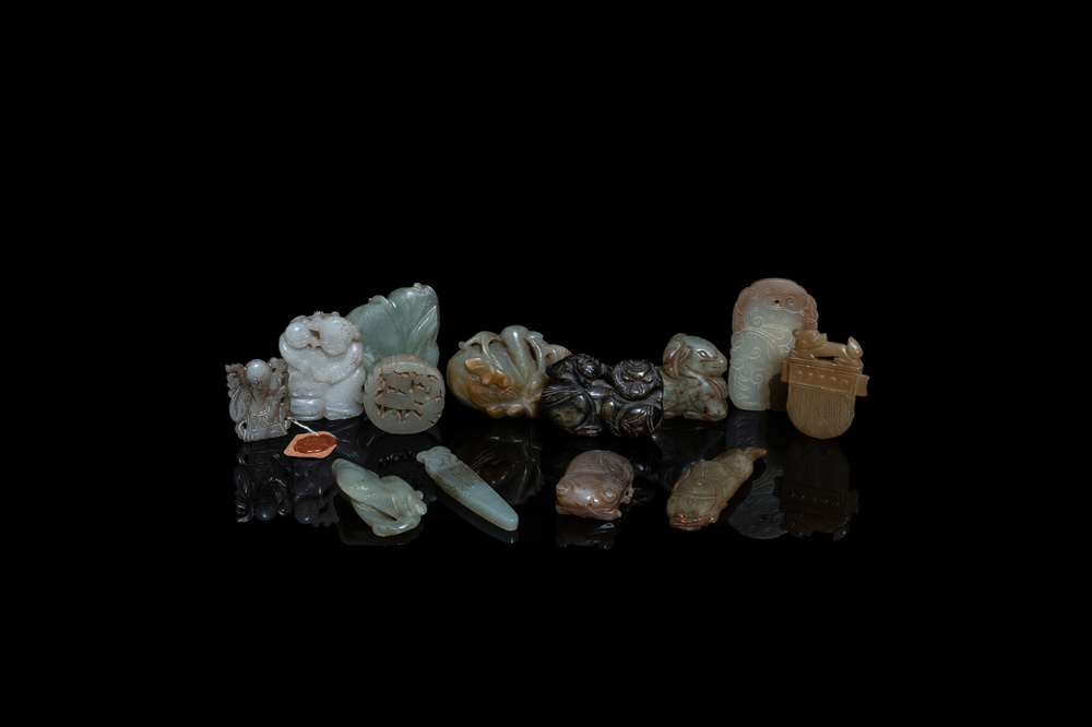 A collection of Chinese jade and hardstone carvings, Qing and later