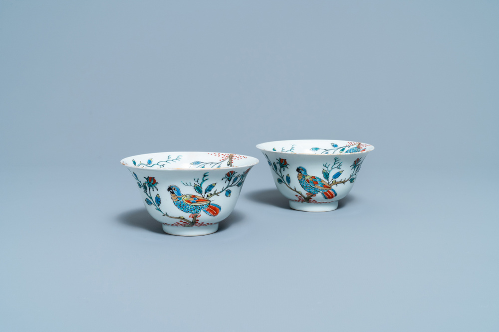 A pair of Chinese Dutch-decorated 'parrot' bowls, Kangxi