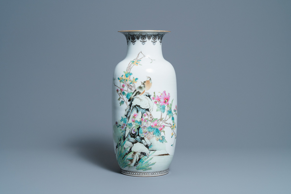 Een fijne Chinese famille rose vaas, Zhong Guo Jingdezhen Zhi merk, Republiek