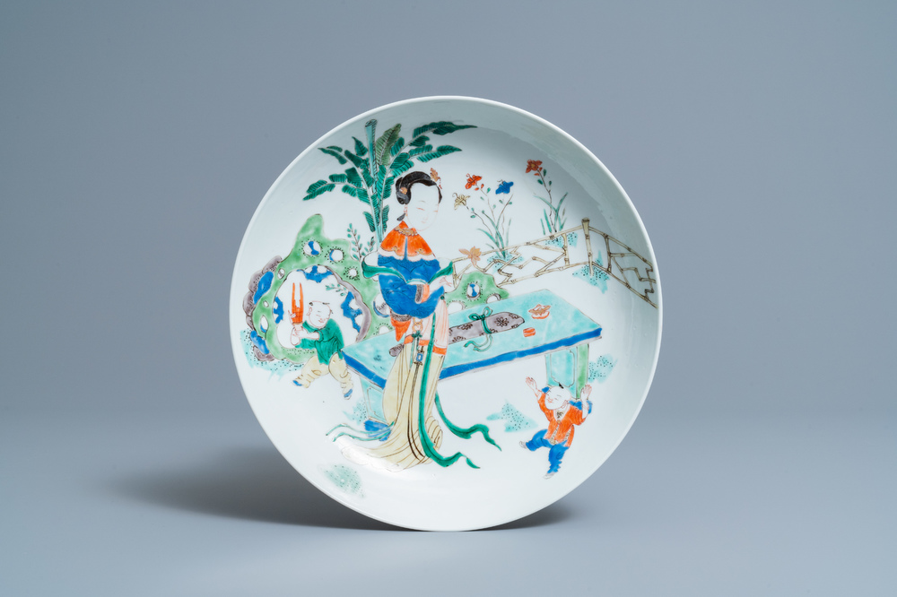 Un plat en porcelaine de Chine famille verte, Kangxi