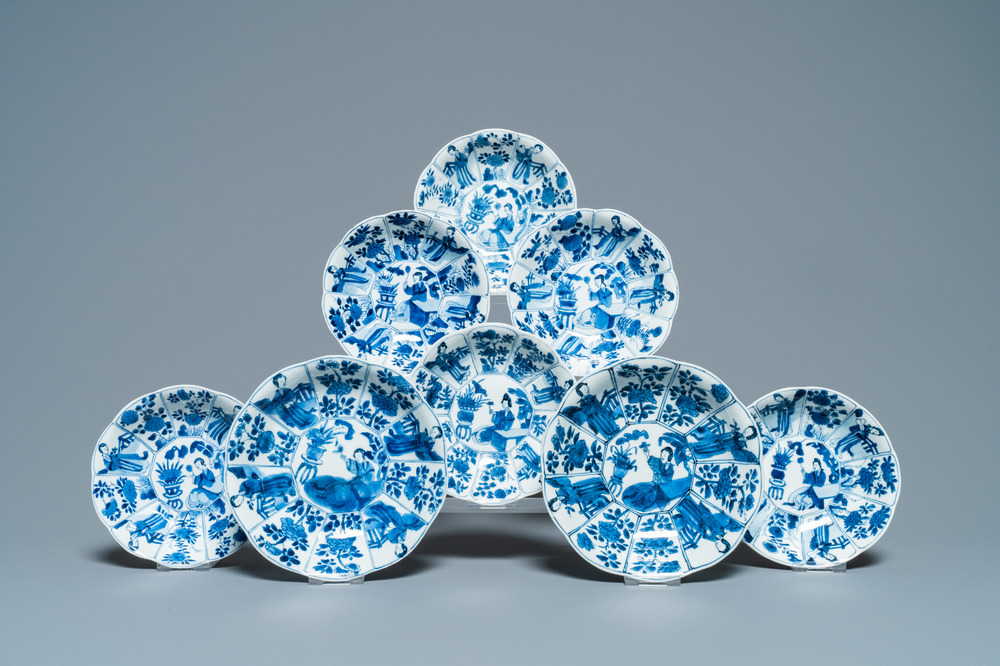 Acht Chinese blauw-witte schotels met Lange Lijzen, Kangxi