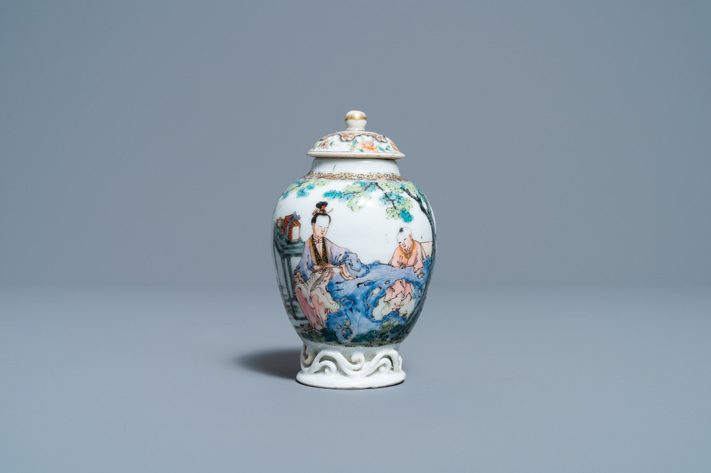 A fine Chinese famille rose tea caddy and cover, Yongzheng