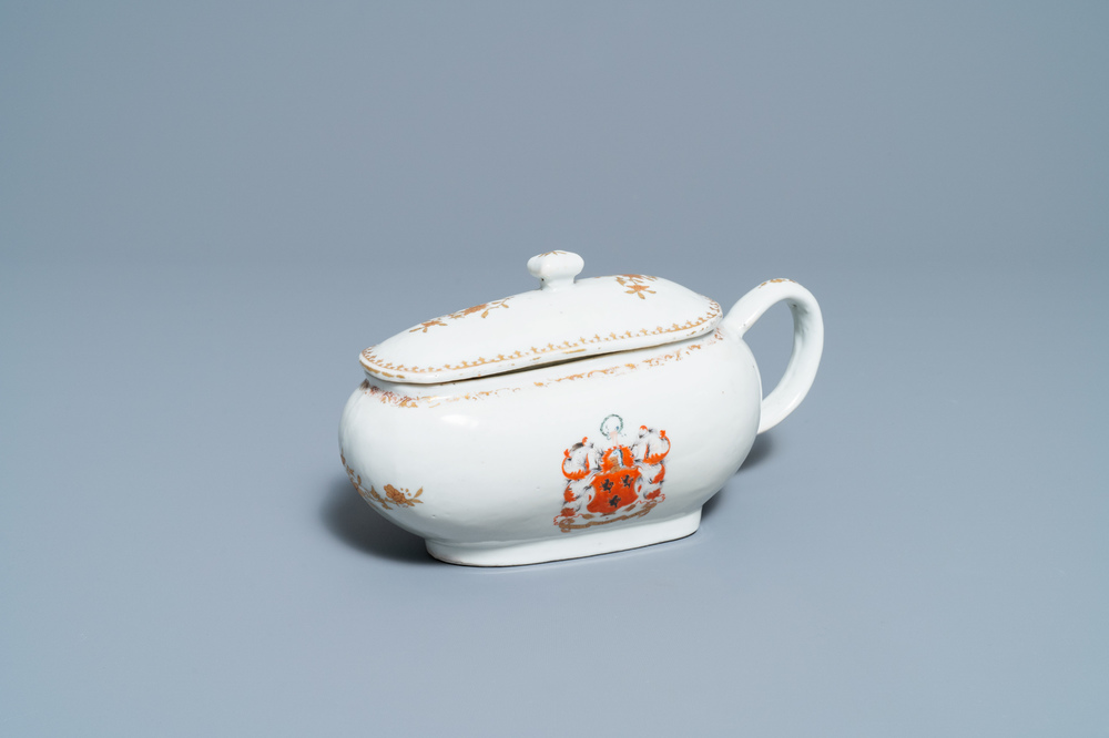 Een Chinese sauskom met het wapen van Ross of Balnagowan voor de Schotse markt, Qianlong