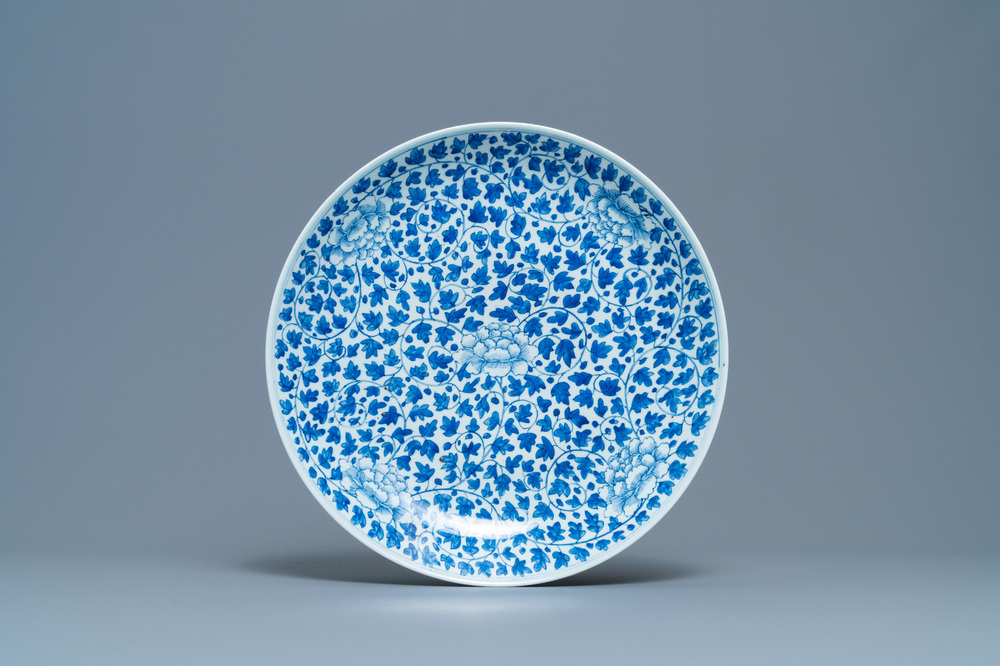 A Chinese blue and white 'peony' dish, 19th C.