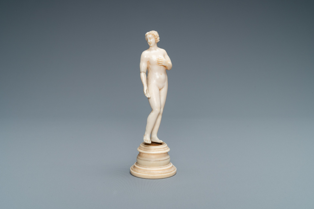 Een ivoren figuur van Venus, Dieppe, Frankrijk, 19e eeuw