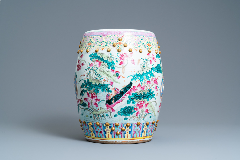 A Chinese famille rose 'ducks in a lotus pond' garden seat, 19th C.