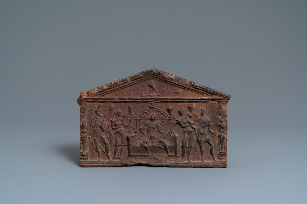 Une brique r&eacute;fractaire de chemin&eacute;e en terre cuite &agrave; d&eacute;cor du 'Jugement de Salomon', Anvers, dat&eacute;e 1577