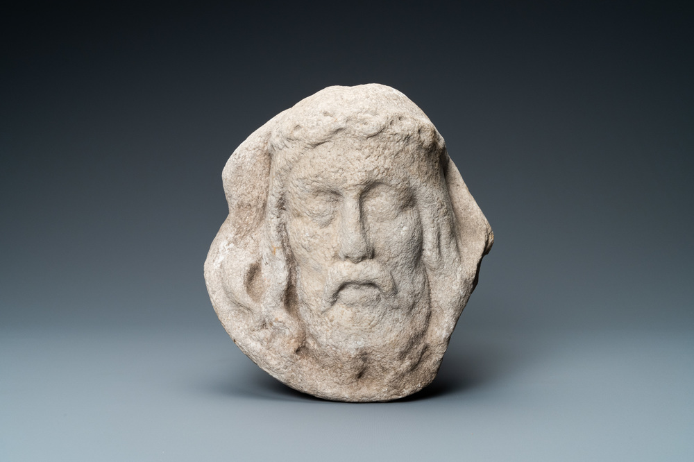 A marble medallion depicting the head of Christ, prob. Italy, 15/16th C.