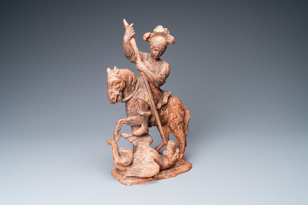 Une statue de Saint Georges en bois sculpt&eacute; monochrom&eacute; &agrave; l&rsquo;imitation de la terre cuite, 16&egrave;me