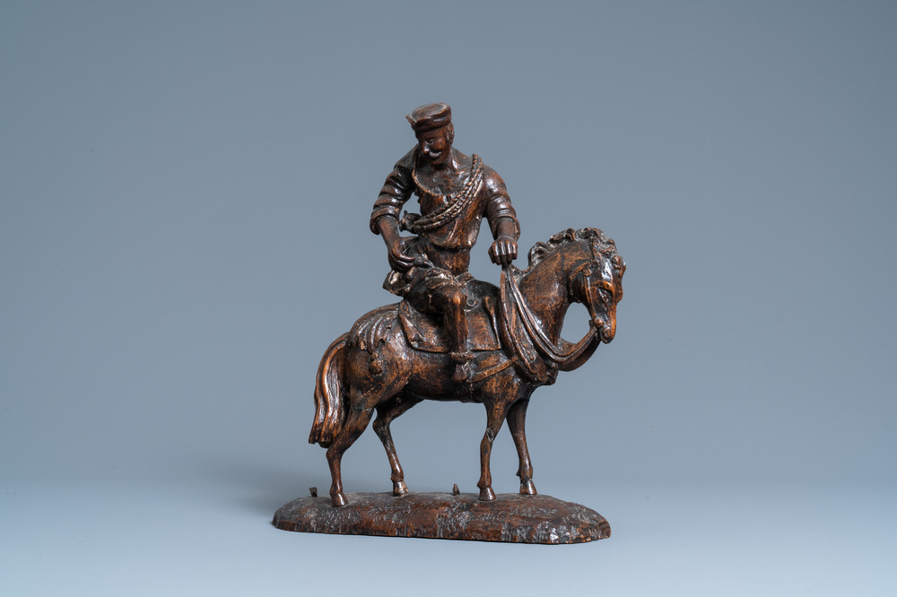 Een eikenhouten figuur van een ruiter te paard, 1e helft 16e eeuw