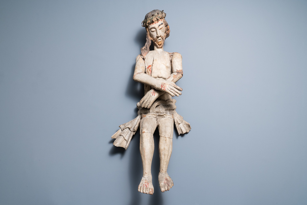 Een grote gepolychromeerde houten figuur van Christus op de koude steen, Vlaanderen, volkskunst, 16e eeuw