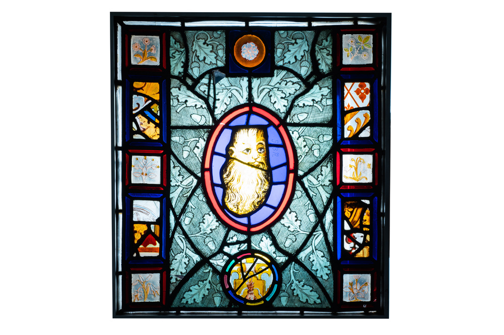 Un vitrail compos&eacute; d'&eacute;l&eacute;ments en verre peint et teint&eacute;, Angleterre et/ou France, 15&egrave;me et apr&egrave;s