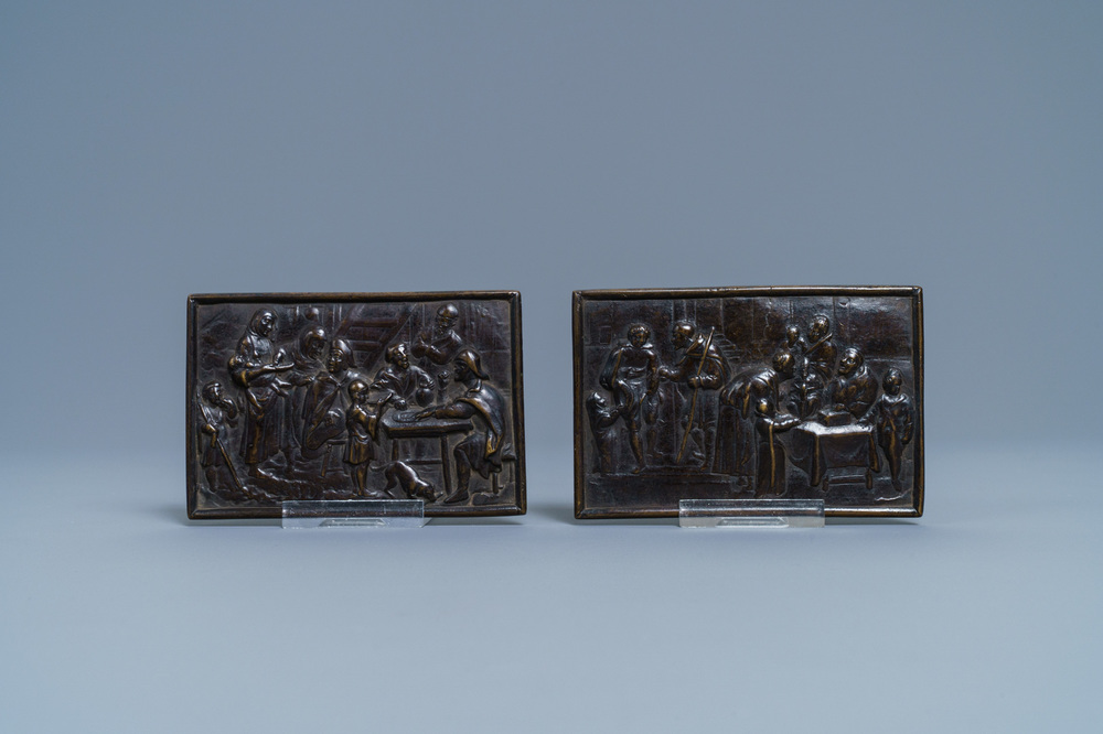 Une paire de plaques de forme rectangulaire en bronze, 17&egrave;me