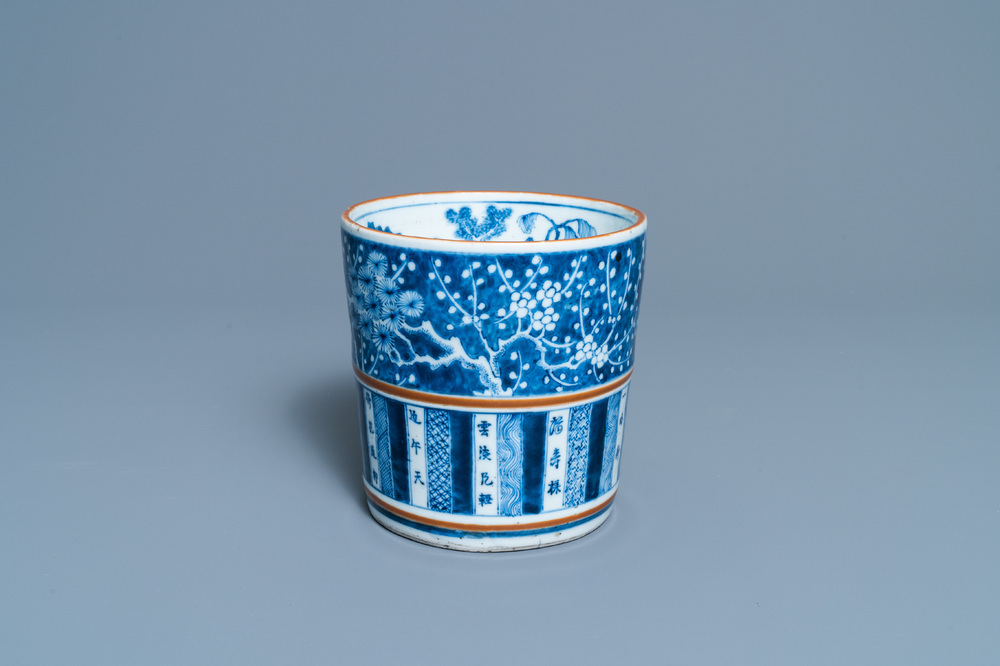 A Chinese blue and white brush pot, 18/19th C.