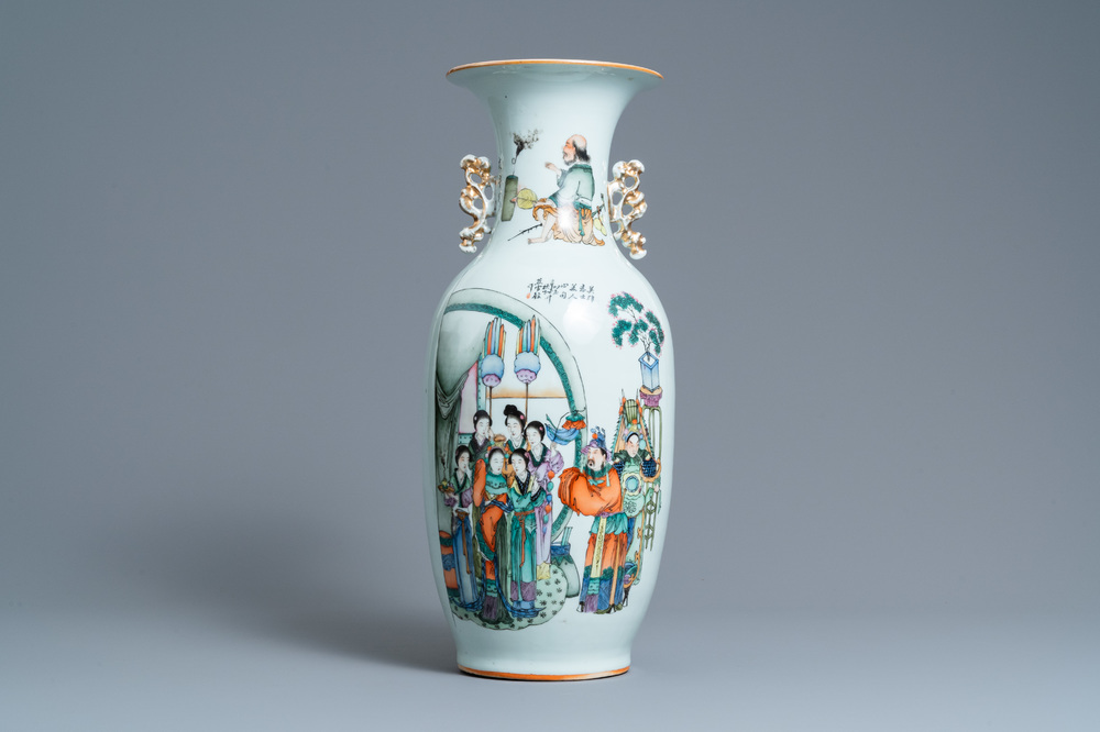 Een Chinese famille rose vaas met tweezijdig decor, 19/20e eeuw