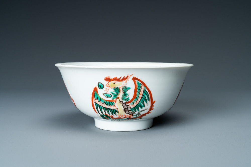 A Chinese famille verte 'phoenixes' bowl, Chenghua merk, Kangxi