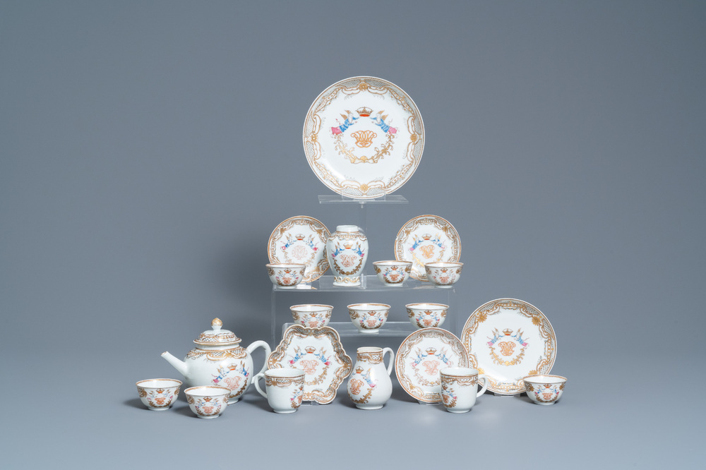 Un service &agrave; th&eacute; de 20 pi&egrave;ces en porcelaine de Chine famille rose pour le march&eacute; europ&eacute;en, Qianlong