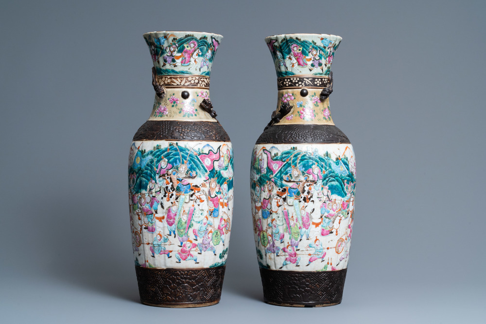 A pair of  Chinese Nanking famille rose crackle-glazed vases, 19th C.