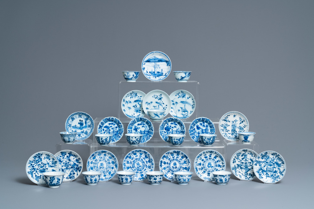 Vijftien Chinese blauw-witte koppen en achttien schotels, Kangxi