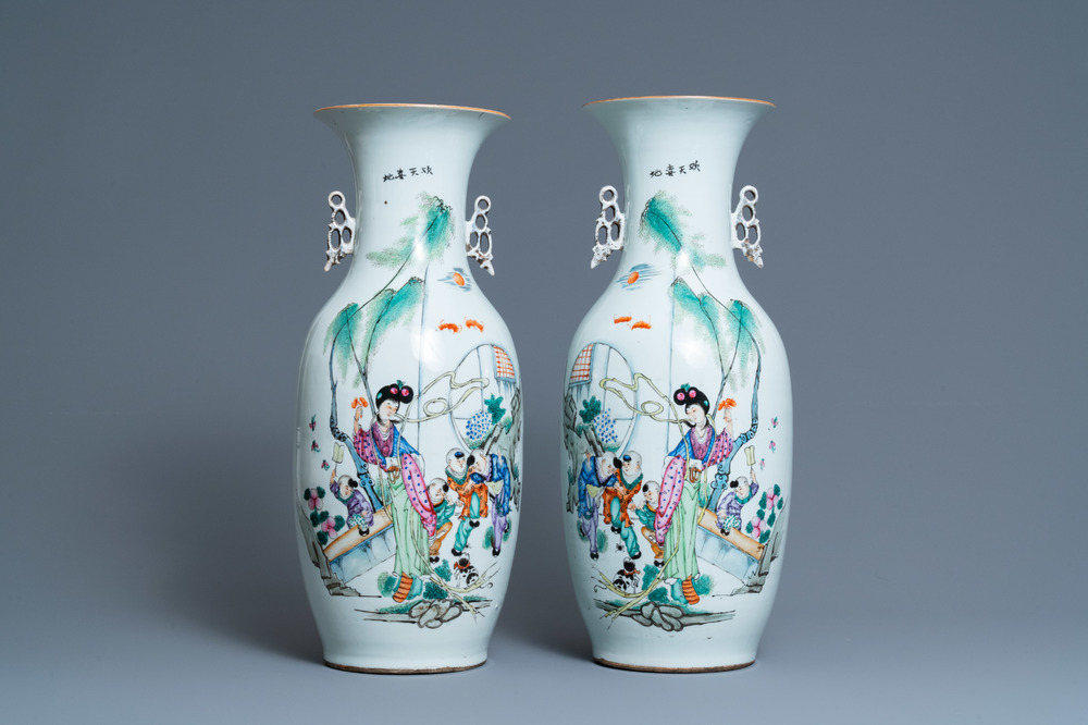 A pair of Chinese famille rose vases, 19/20th C.