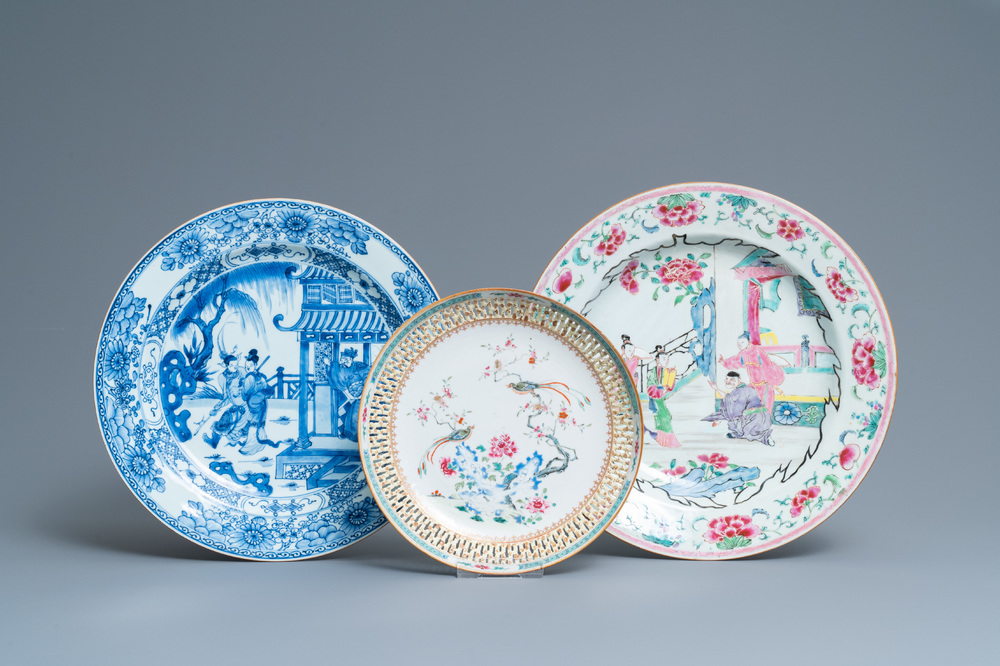 Three Chinese blue and white and famille rose dishes, Kangxi/Yongzheng