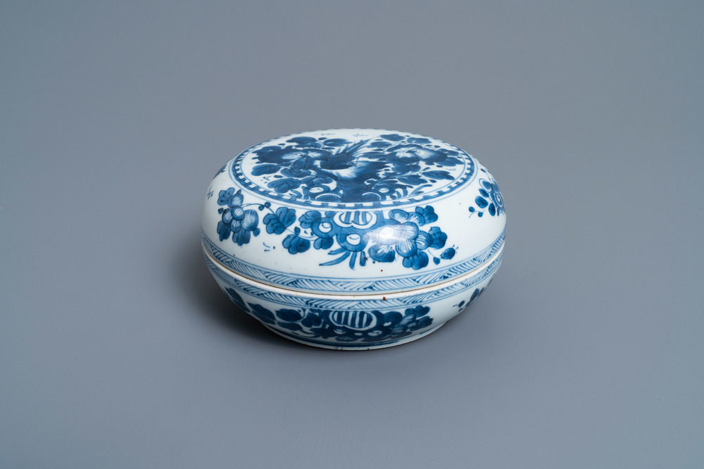 A Chinese blue and white box and cover, Kangxi