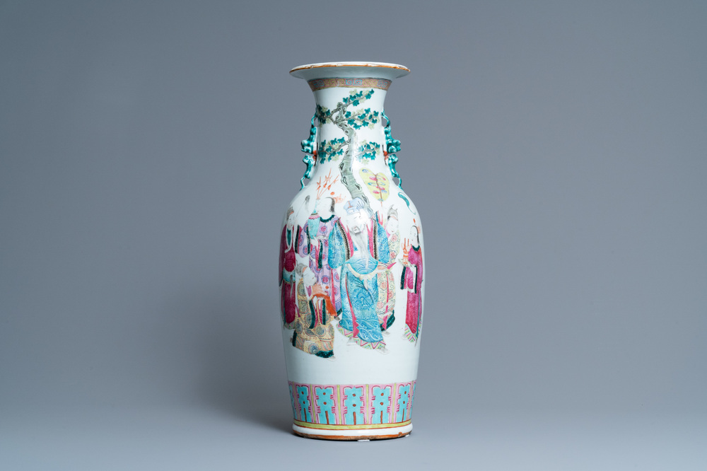 A Chinese famille rose vase, 19th C.
