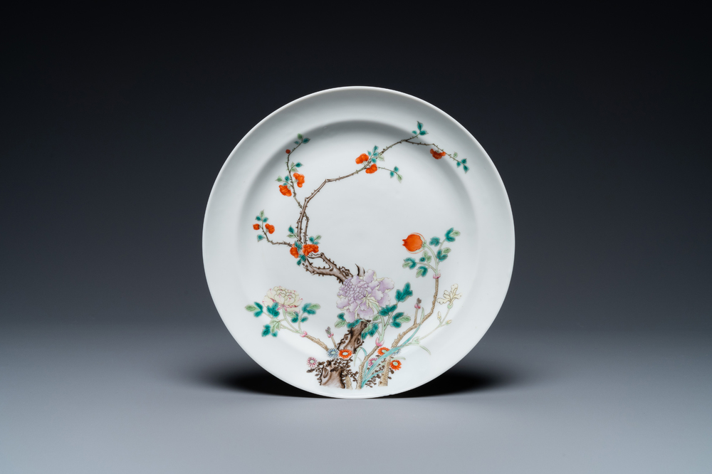 Een Chinees famille rose bord, Guangxu merk en periode