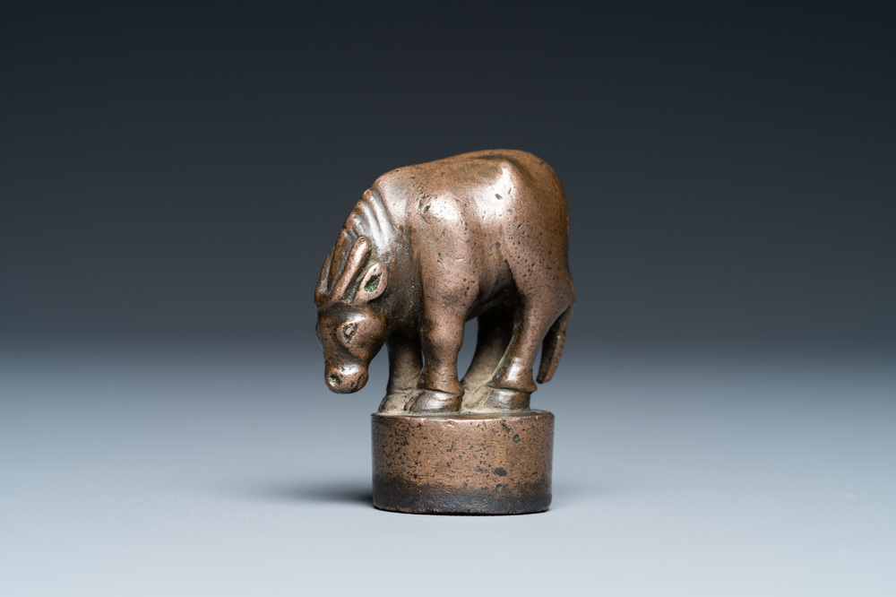 Un sceau en bronze figurant un boeuf, Ming